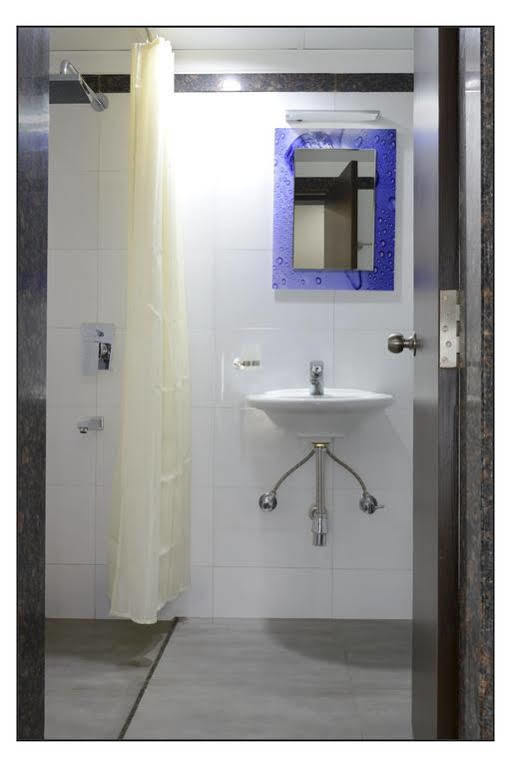 Oyo 710 Hotel Kshitij Pune Eksteriør bilde
