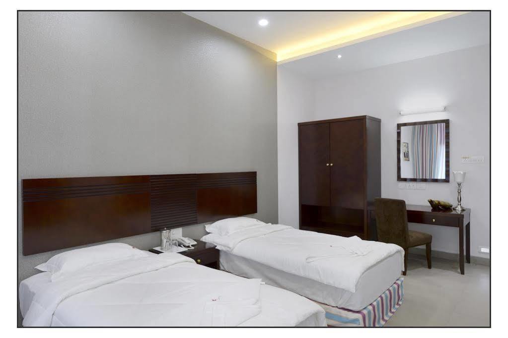 Oyo 710 Hotel Kshitij Pune Eksteriør bilde