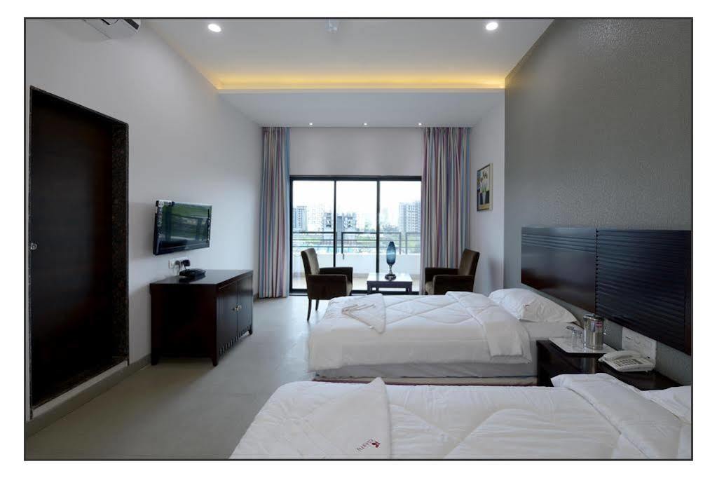 Oyo 710 Hotel Kshitij Pune Eksteriør bilde